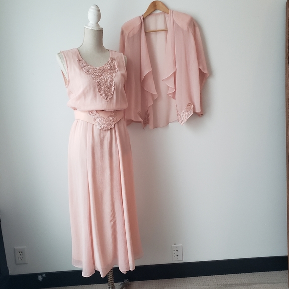 Vintage Ensemble - Picture 4 of 13